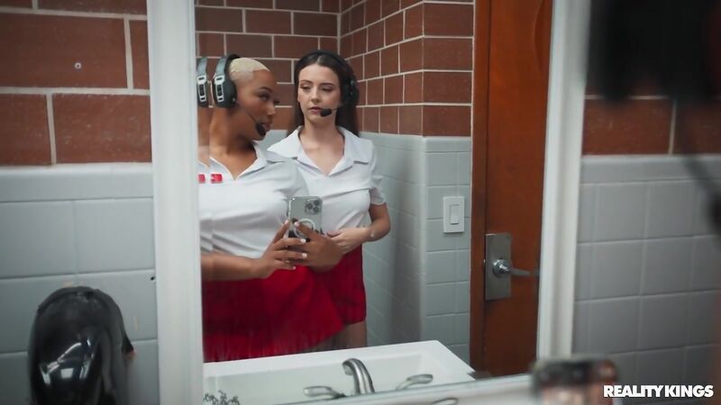 Daphne & Serena