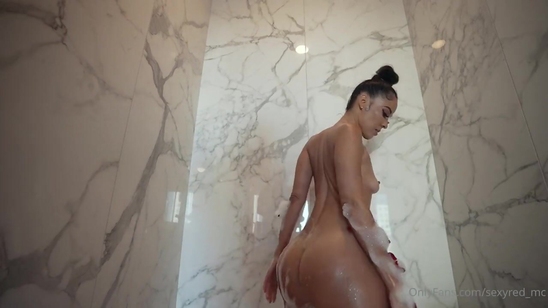 Sexy Red Shower Stall Twerk